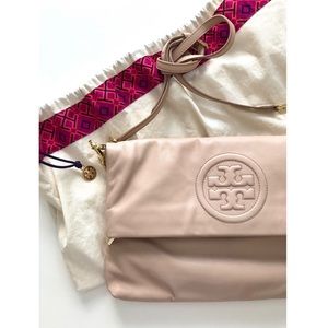 ⤵️Sale⤵️Tory Burch Fold-Over Clutch